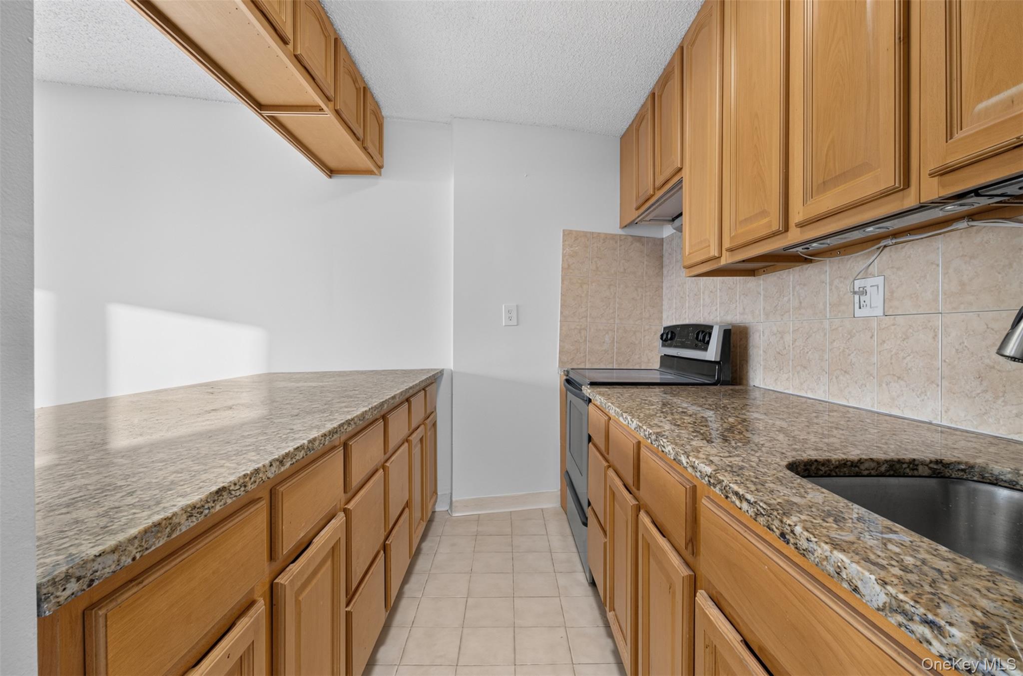 25-40 Shore Boulevard, Unit 15Q photo 12