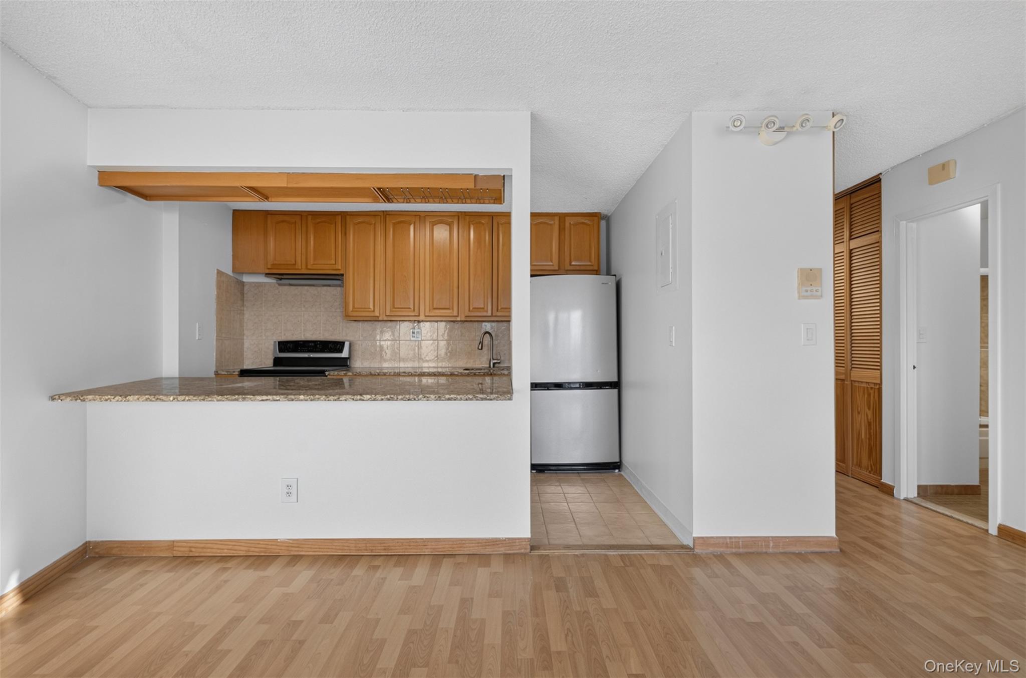 25-40 Shore Boulevard, Unit 15Q photo 11