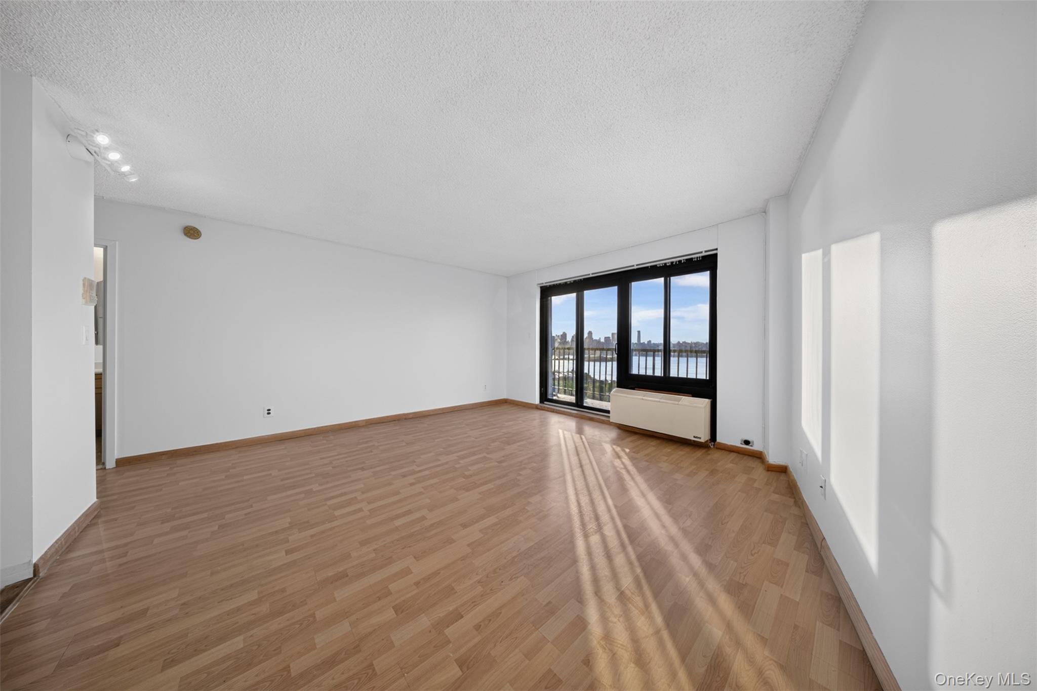 25-40 Shore Boulevard, Unit 15Q photo 8