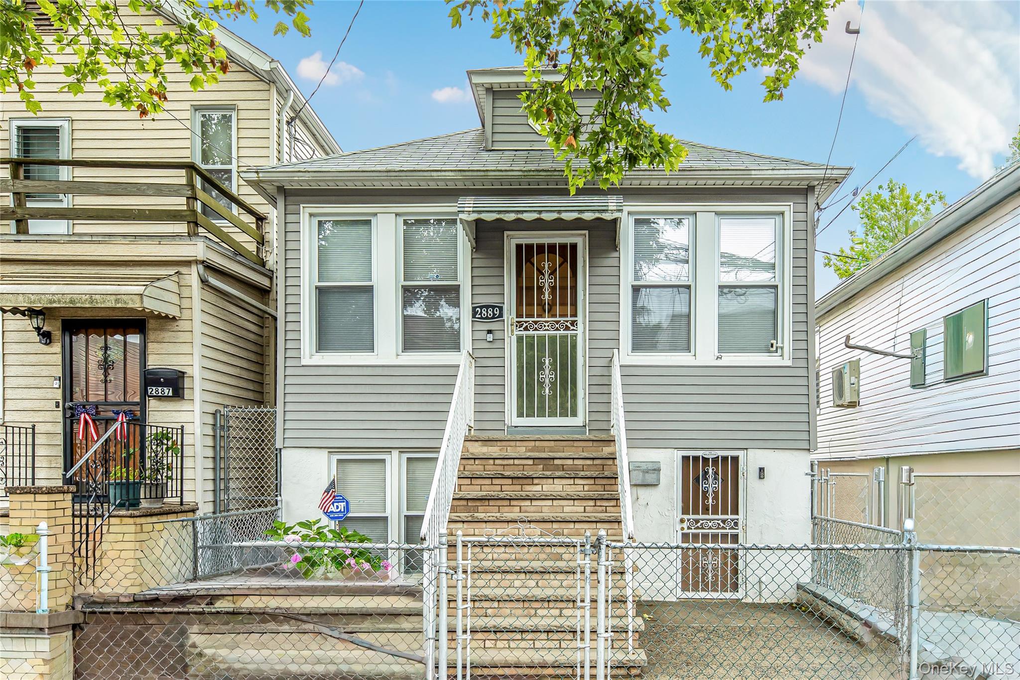 2889 Zulette Avenue – For Sale