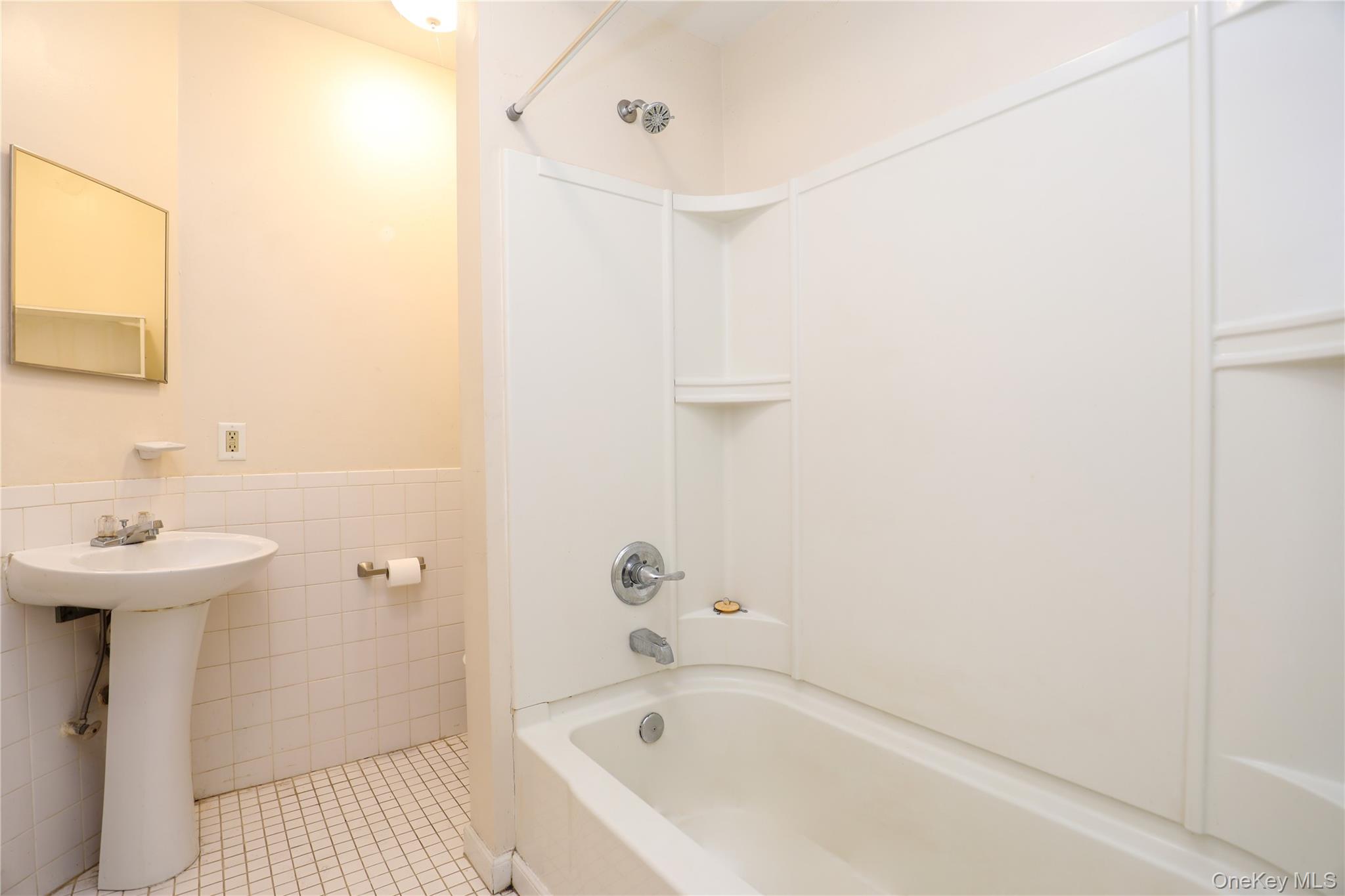 144 Saint James Street, Unit 1a photo 15