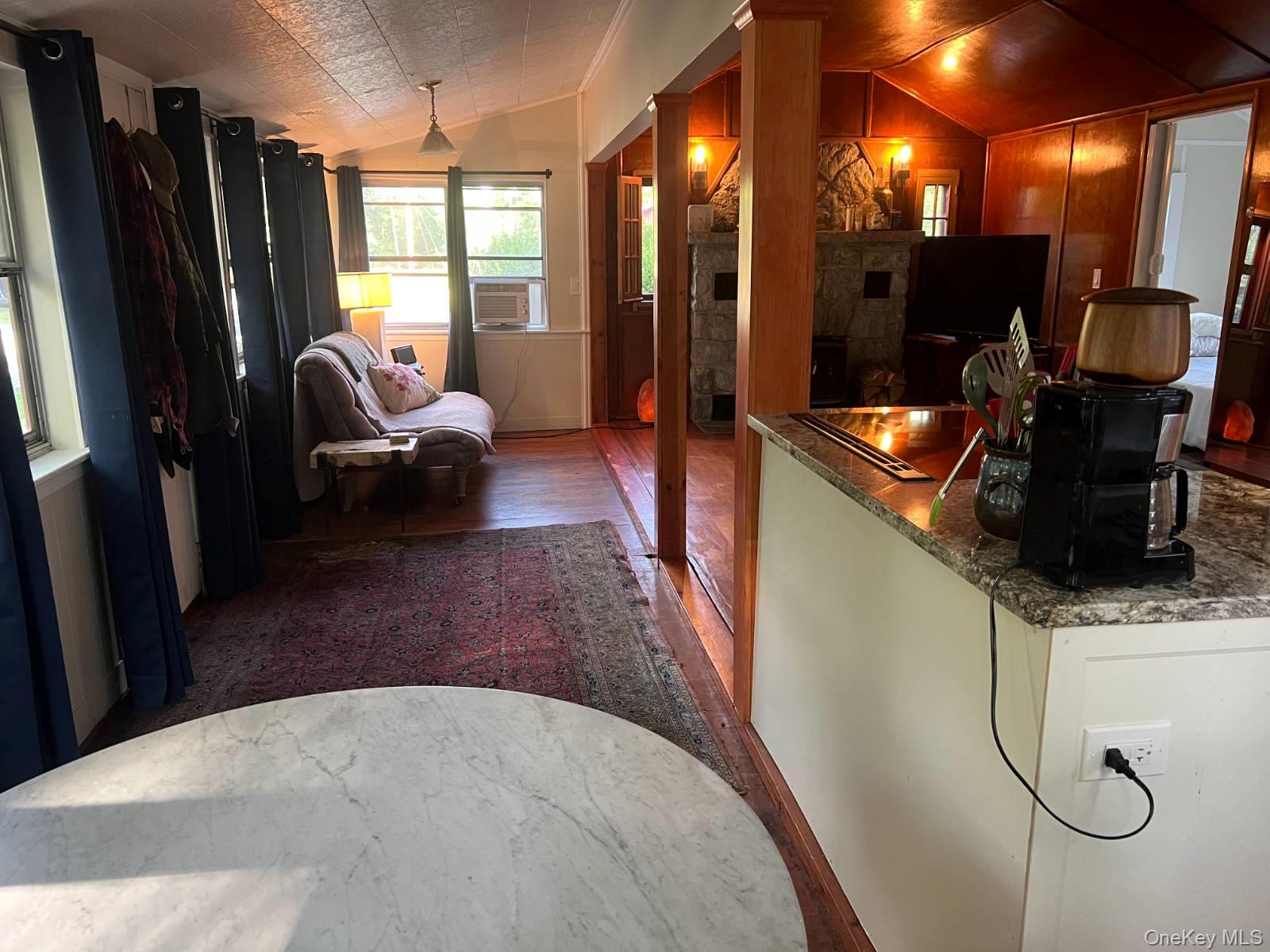 118 E Thompson Place – For Sale photo 41
