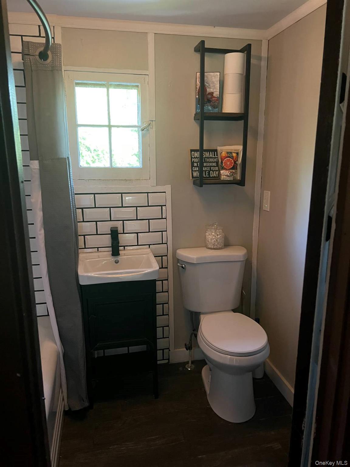 118 E Thompson Place – For Sale photo 22
