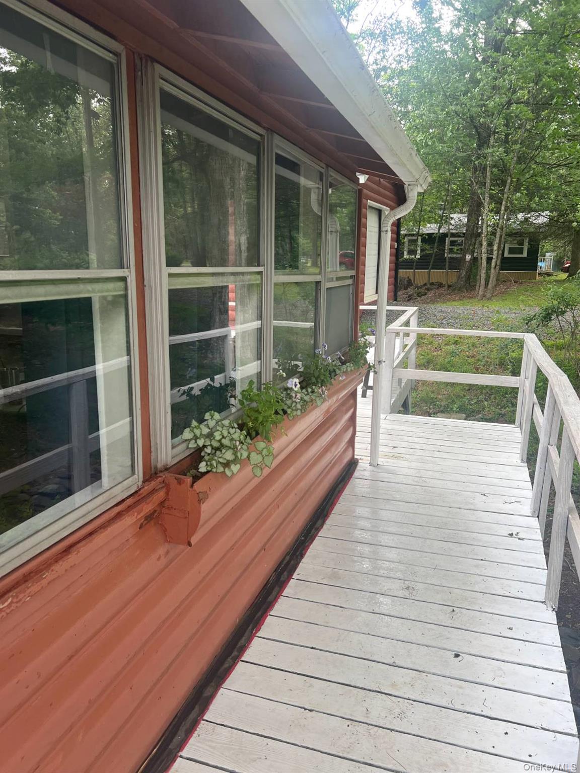 118 E Thompson Place – For Sale photo 7