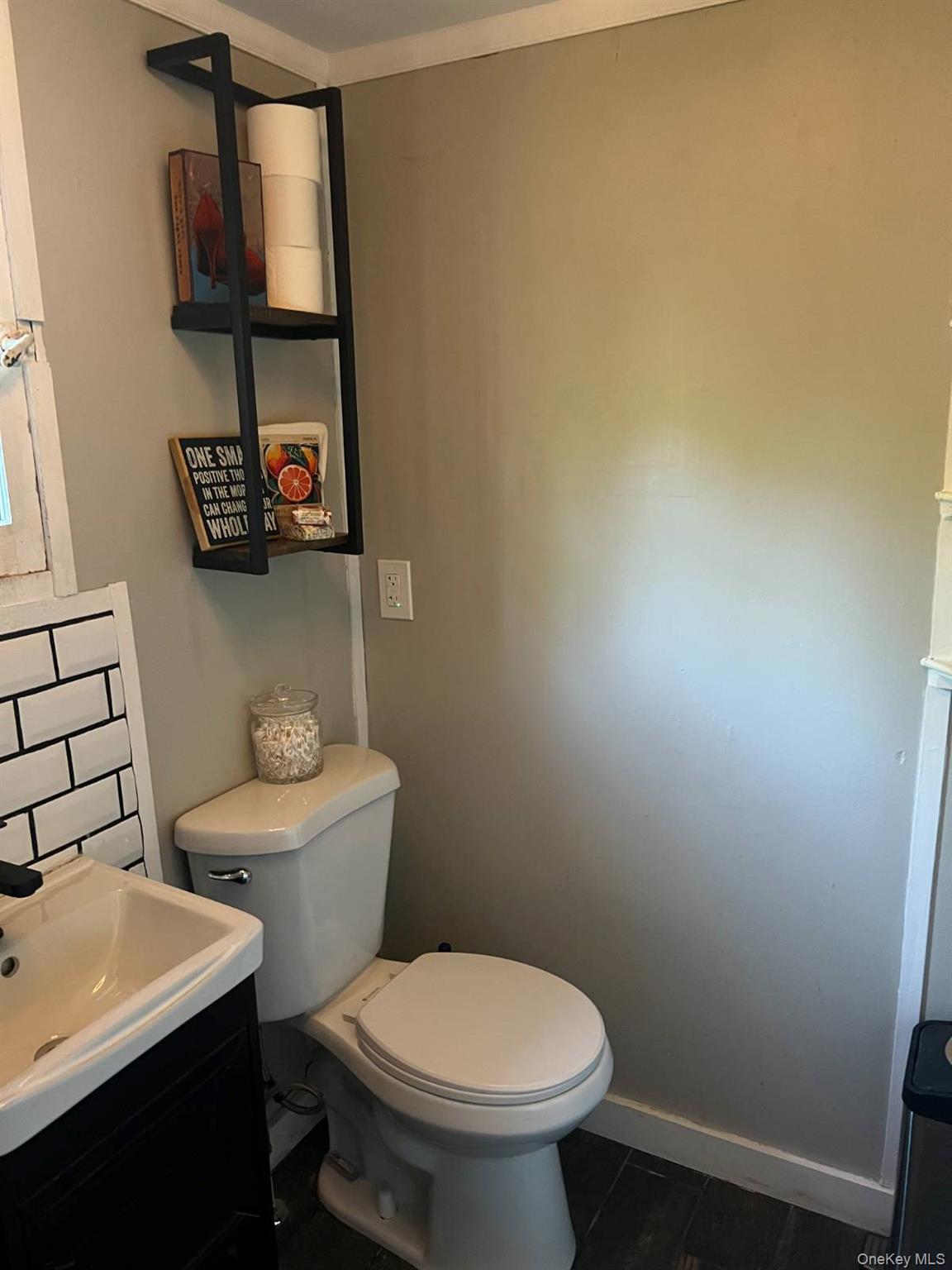118 E Thompson Place – For Sale photo 26