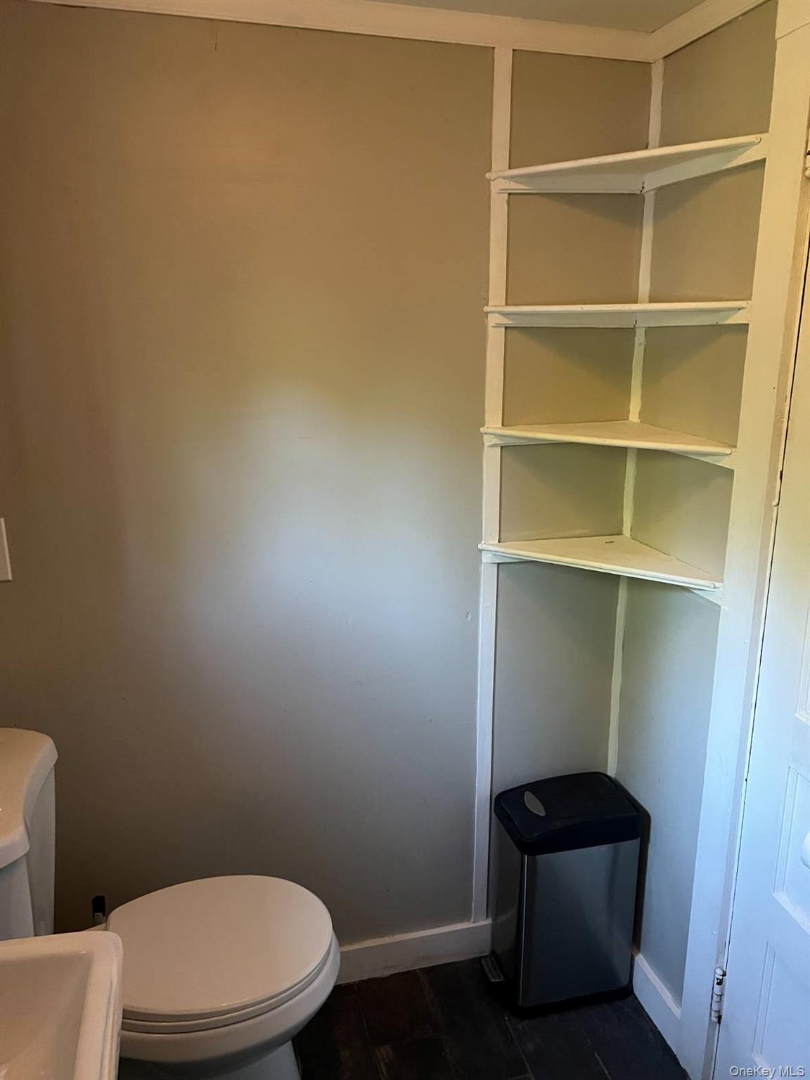 118 E Thompson Place – For Sale photo 25
