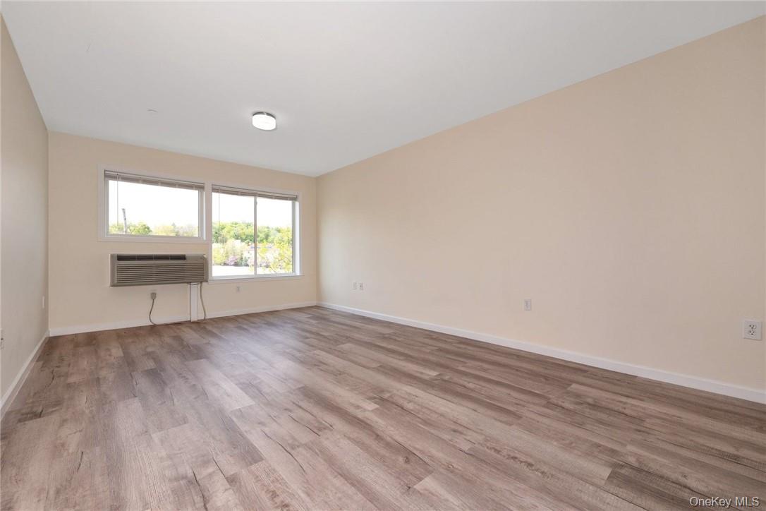 68 Lake Street, Unit 305 photo 9