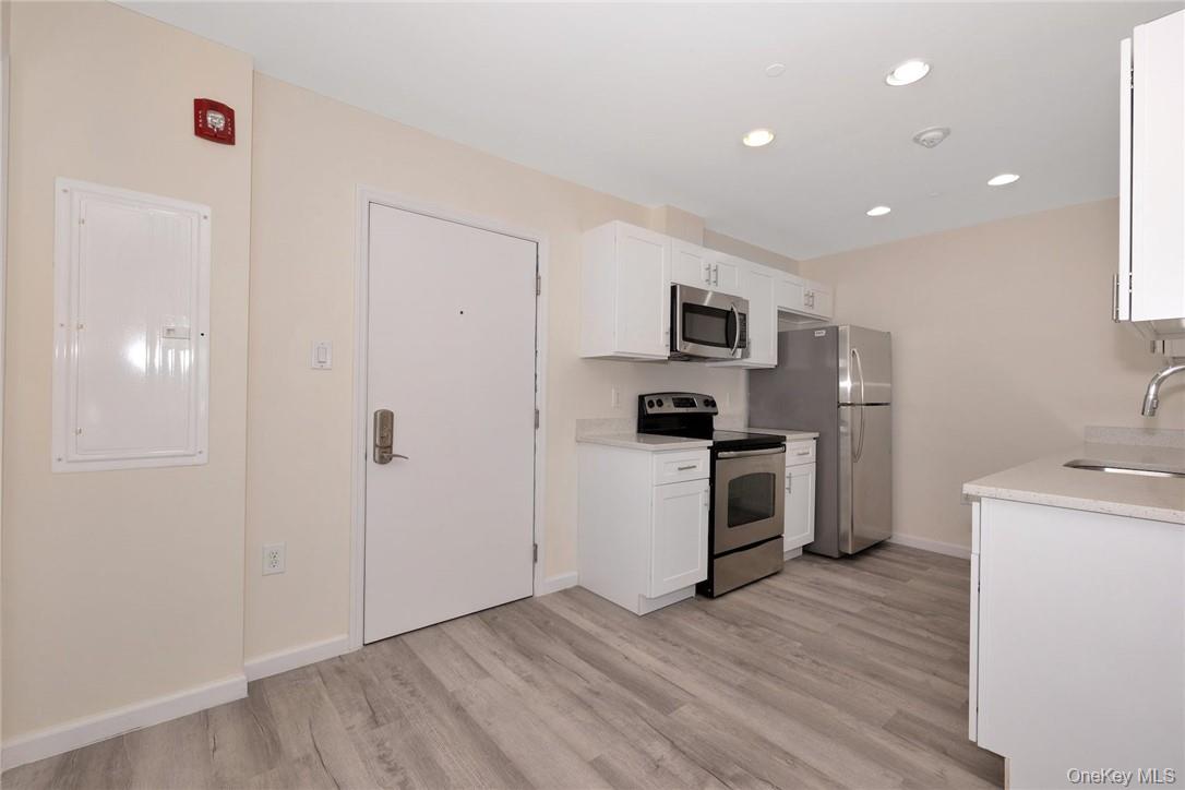 68 Lake Street, Unit 305 photo 14