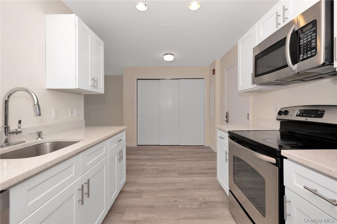 68 Lake Street, Unit 305 photo 19