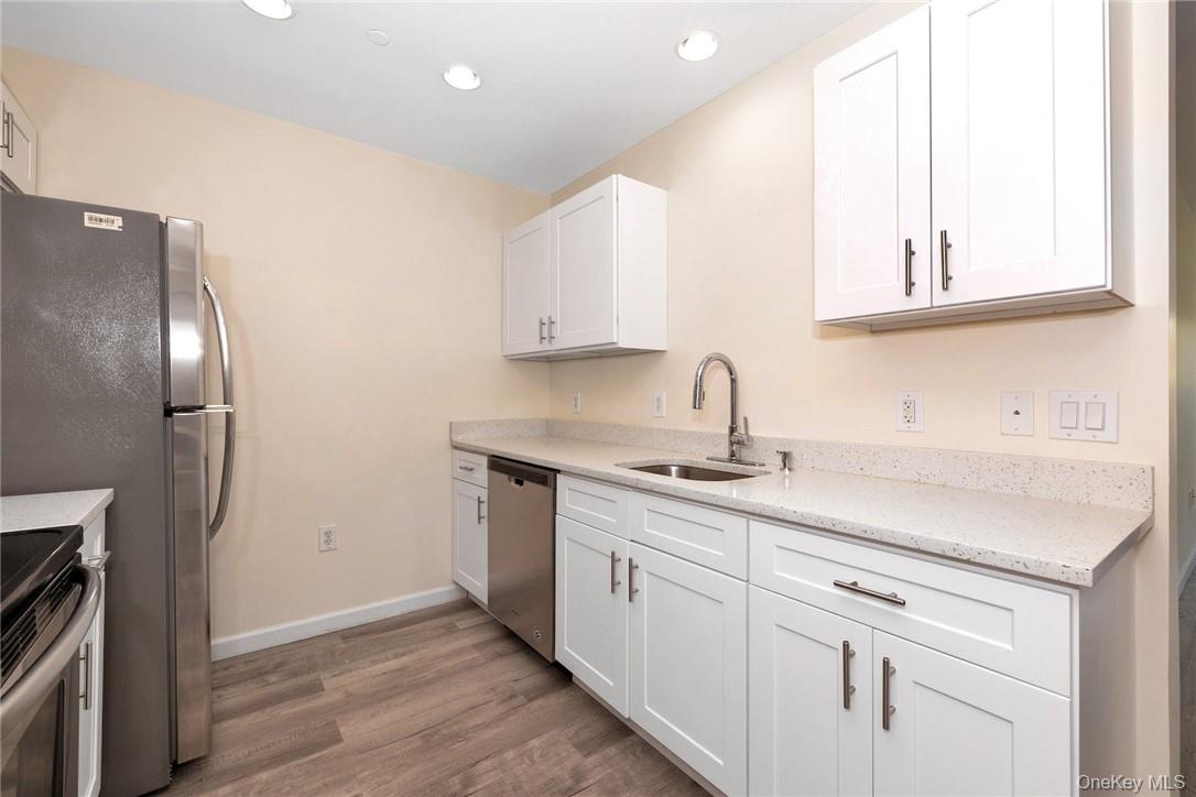 68 Lake Street, Unit 305 photo 17