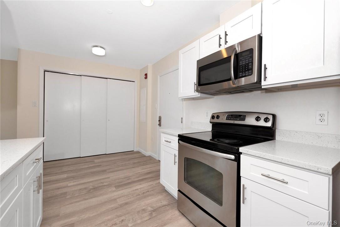 68 Lake Street, Unit 305 photo 18