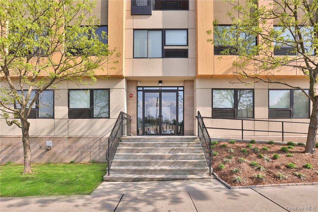 68 Lake Street, Unit 305 photo 30