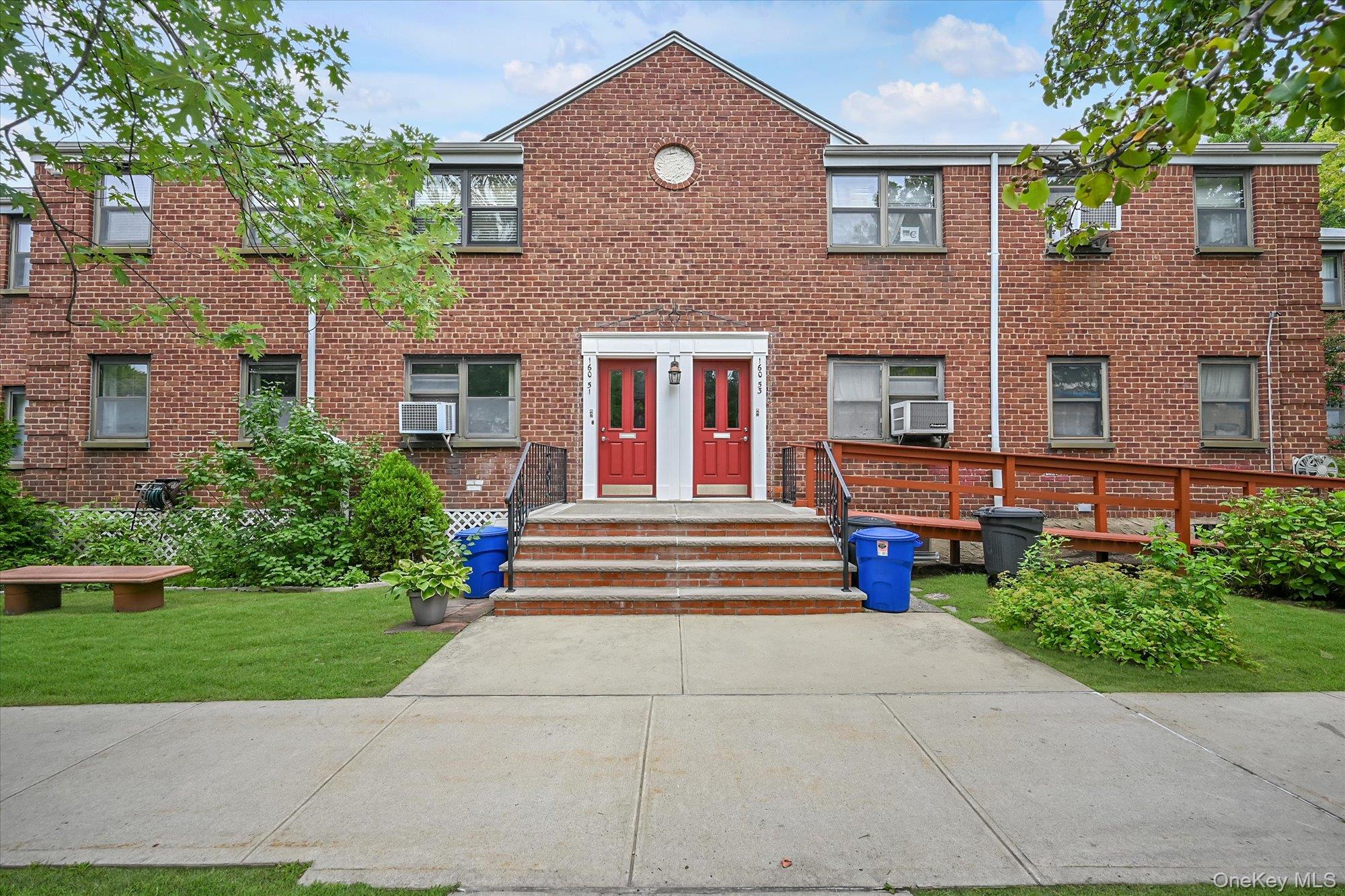 16051 17th Avenue, Unit Lower