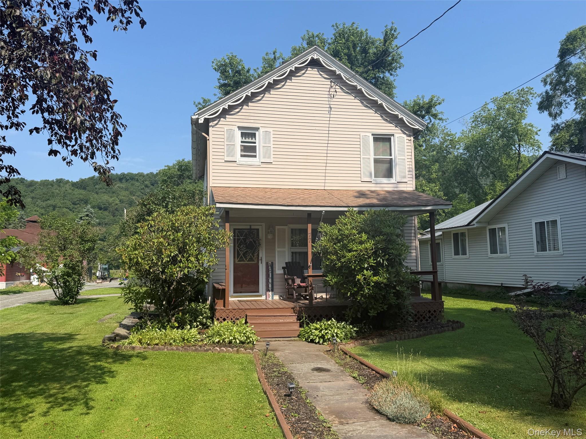 77 Rockland Road – For Sale