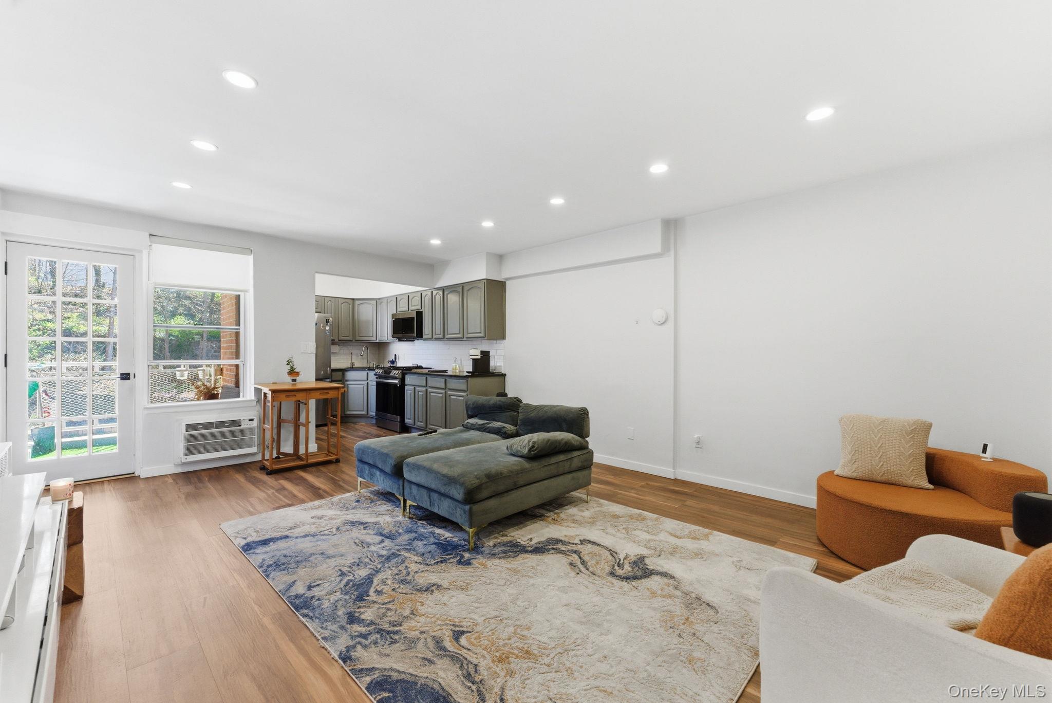 250 N Broadway, Unit 5B photo 5