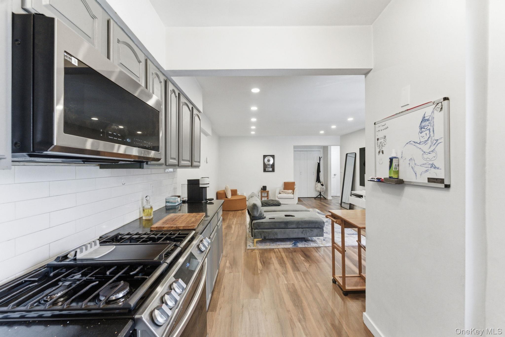 250 N Broadway, Unit 5B photo 7
