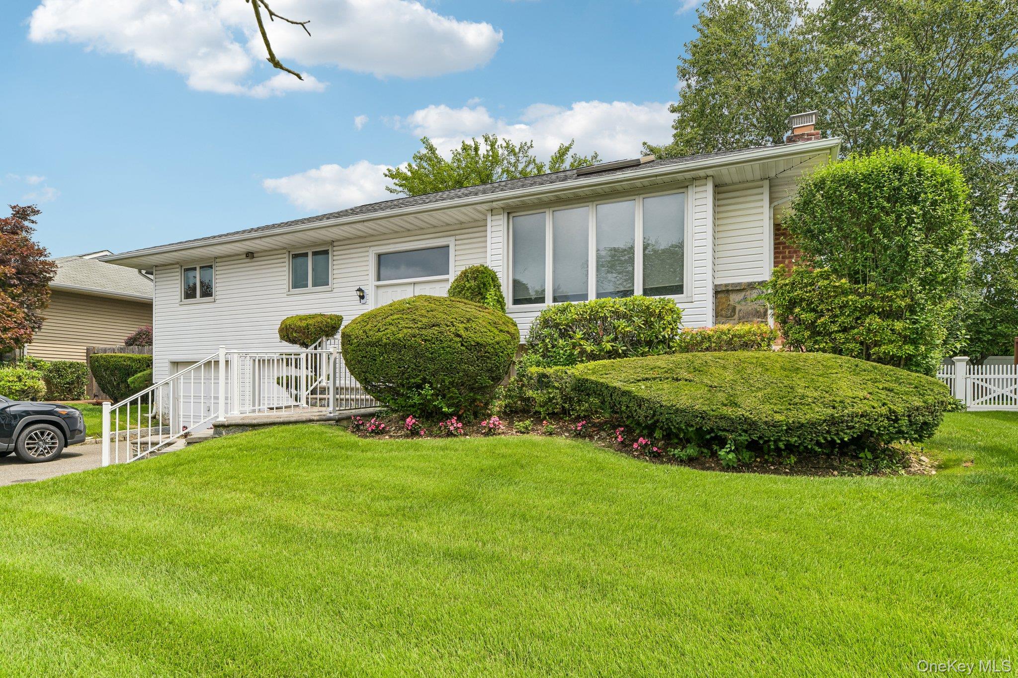 14 Gloria Place – For Sale photo 2