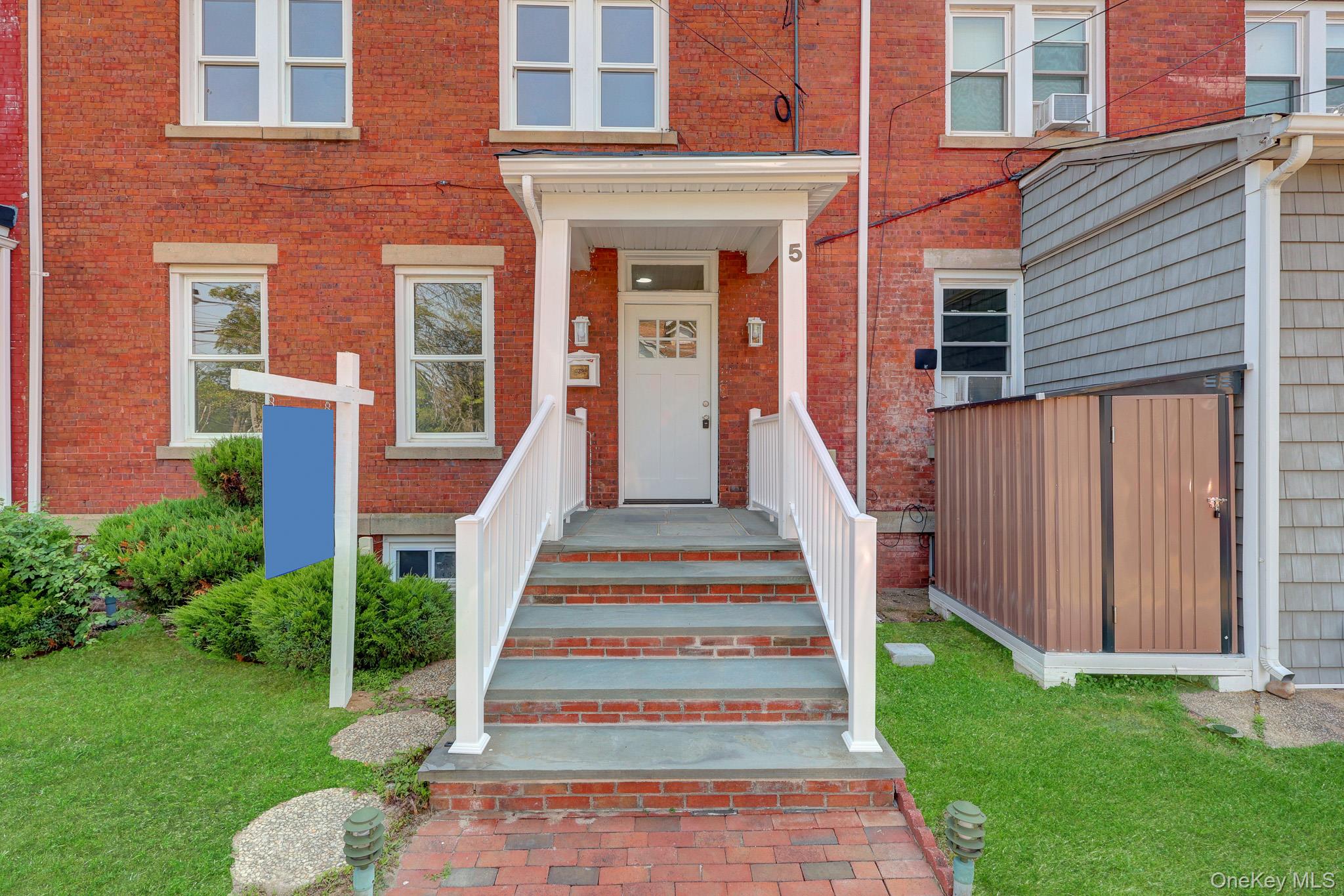 5 Columbia Street – For Sale photo 2
