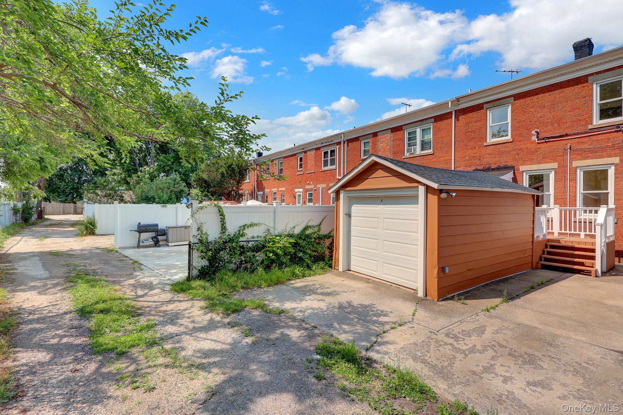 5 Columbia Street – For Sale photo 27
