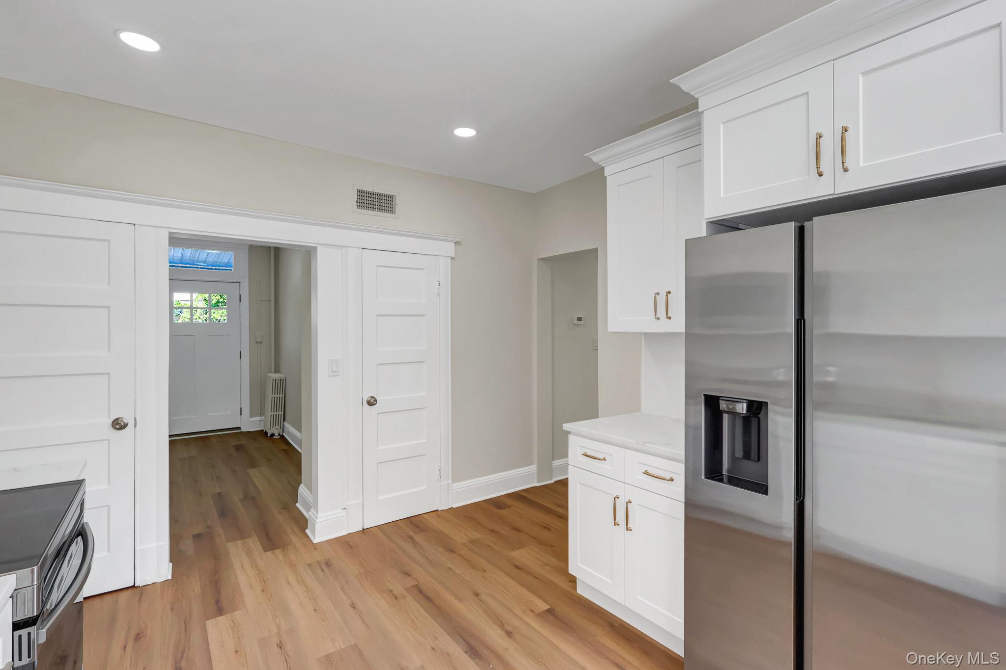 5 Columbia Street – For Sale photo 9