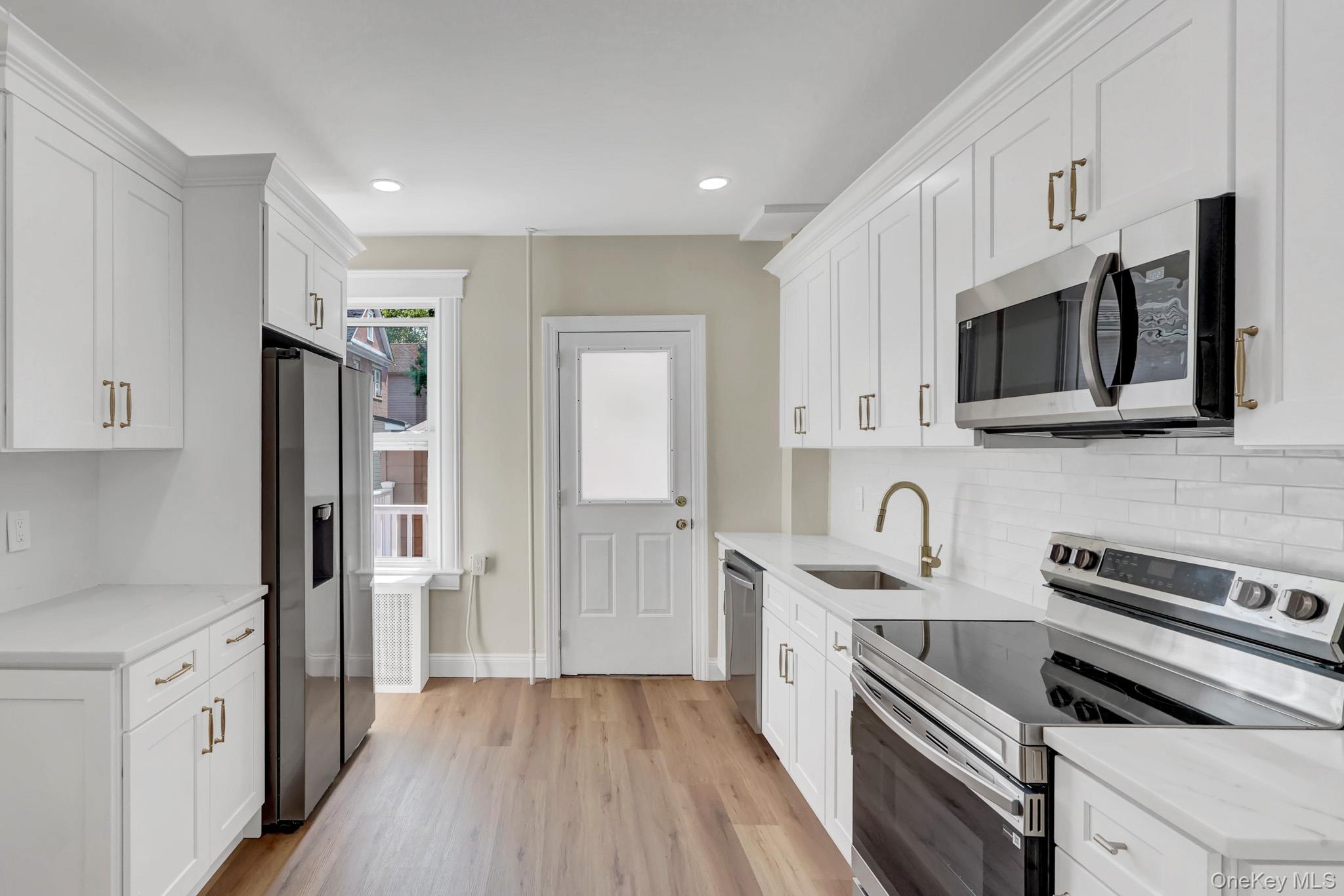5 Columbia Street – For Sale photo 6