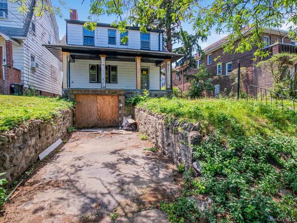 484 E 5th Street – For Sale photo 2