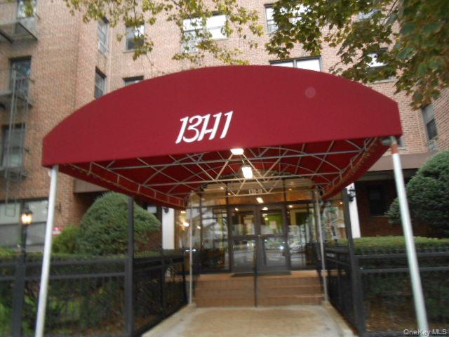 131-11 Kew Gardens Road, Unit 5B