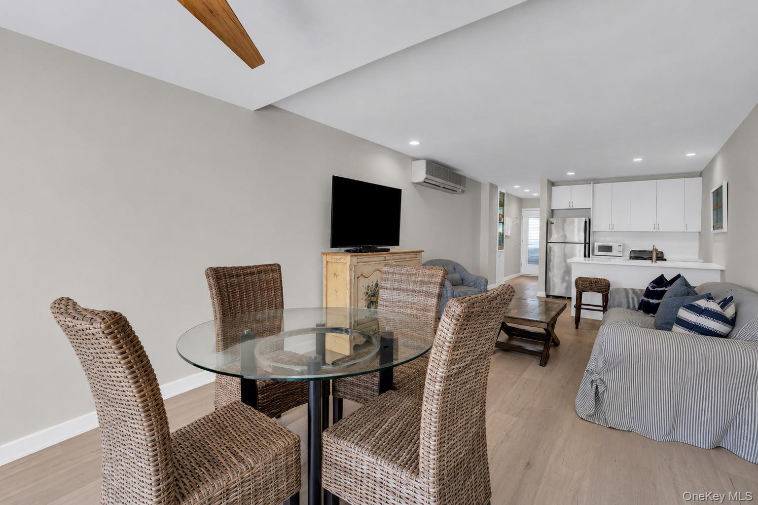 585 Dune Road, Unit A-21 photo 6