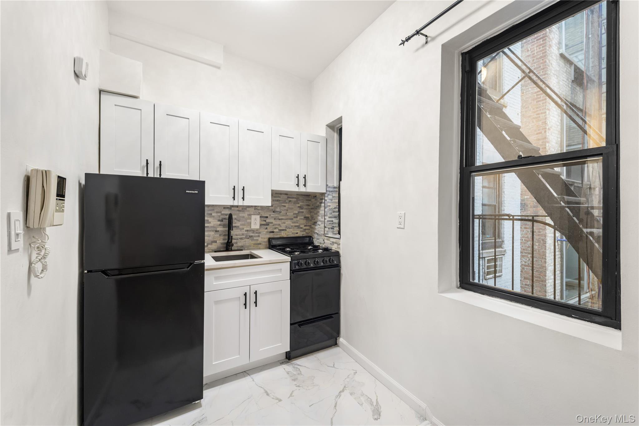 152 E 35th Street, Unit 5H photo 9