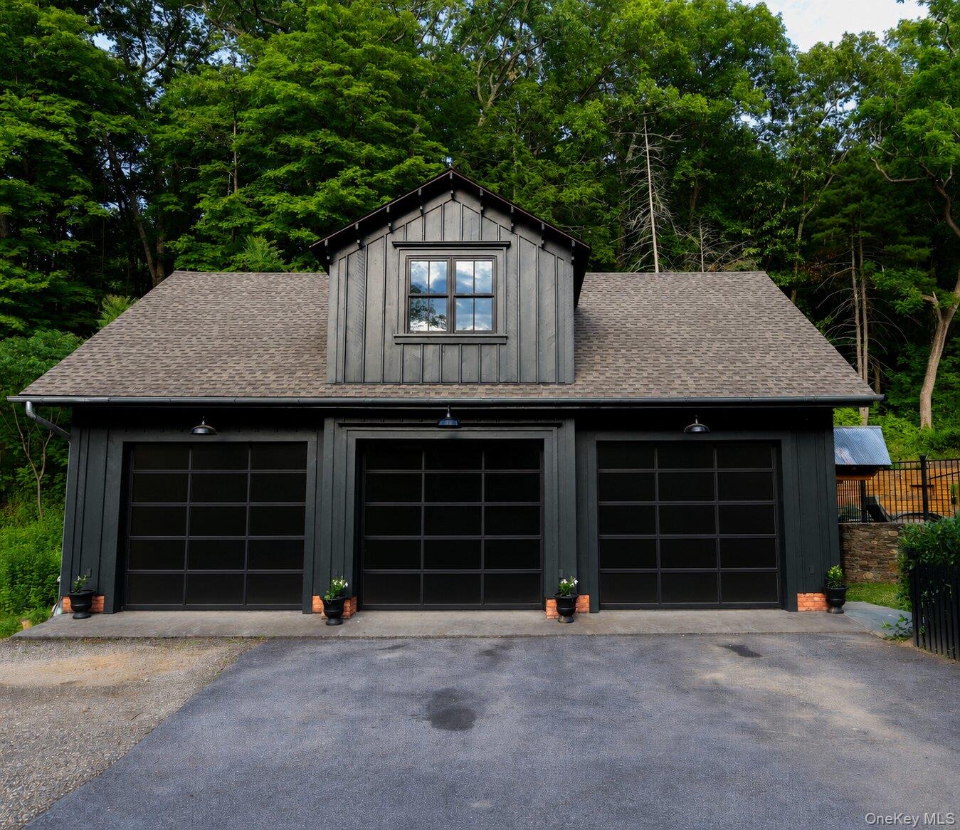5012 Albany Post – For Sale photo 2