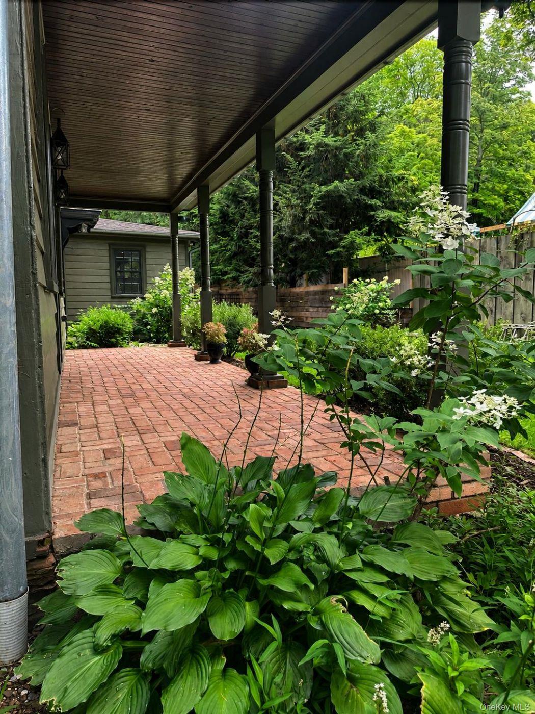 5012 Albany Post – For Sale photo 12