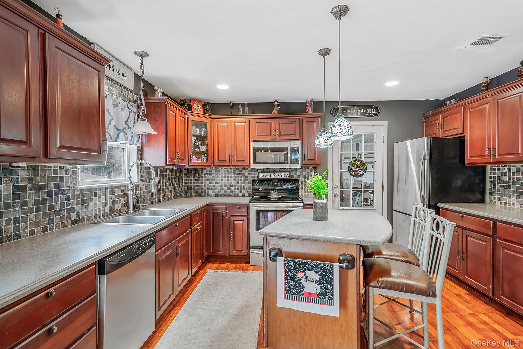 17 Holmes Avenue – For Sale photo 12