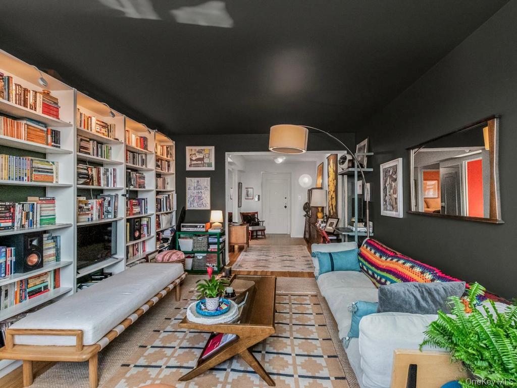 3840 Greystone Avenue, Unit 6P