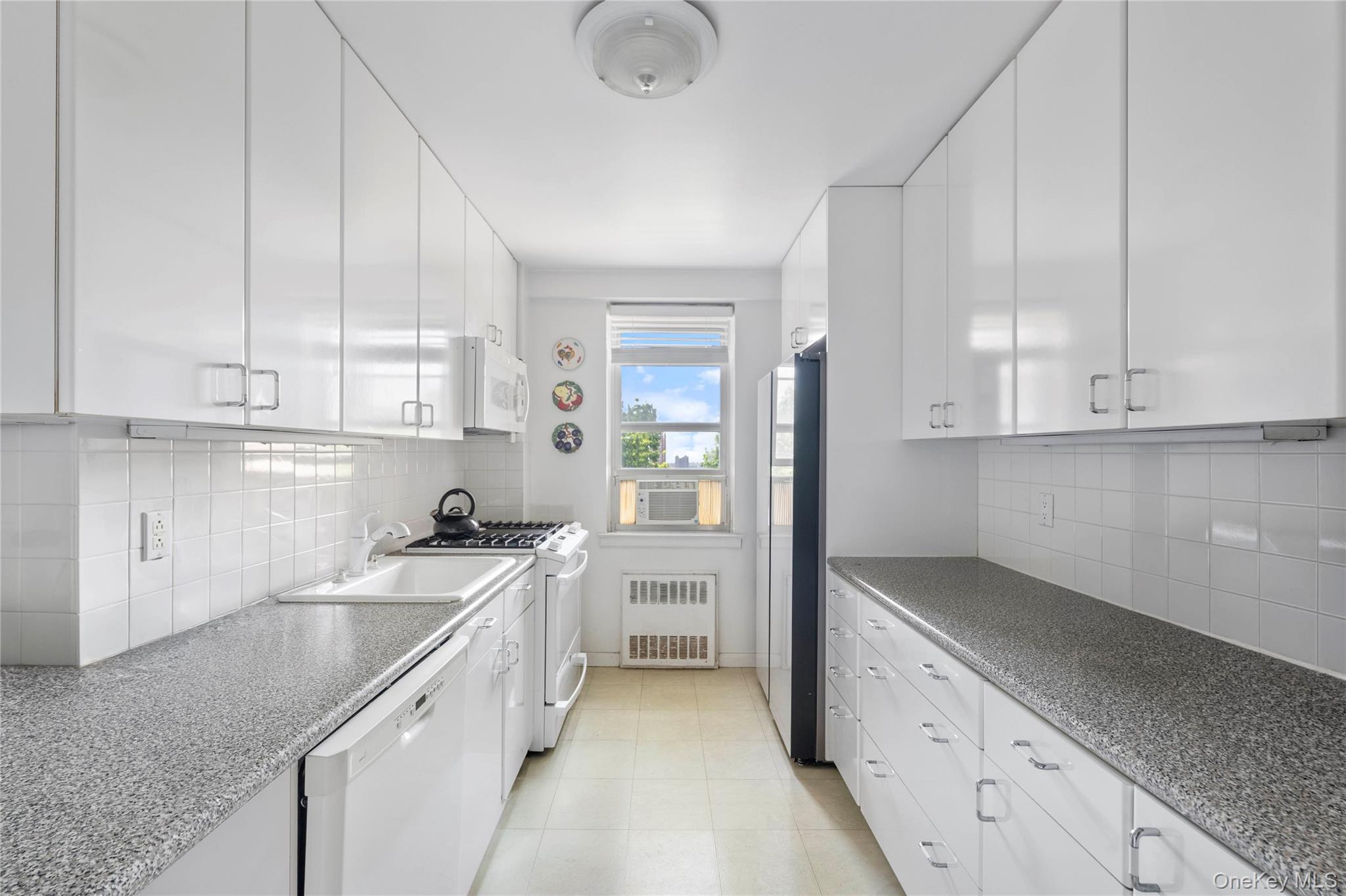 3135 Johnson Avenue, Unit 11C photo 5