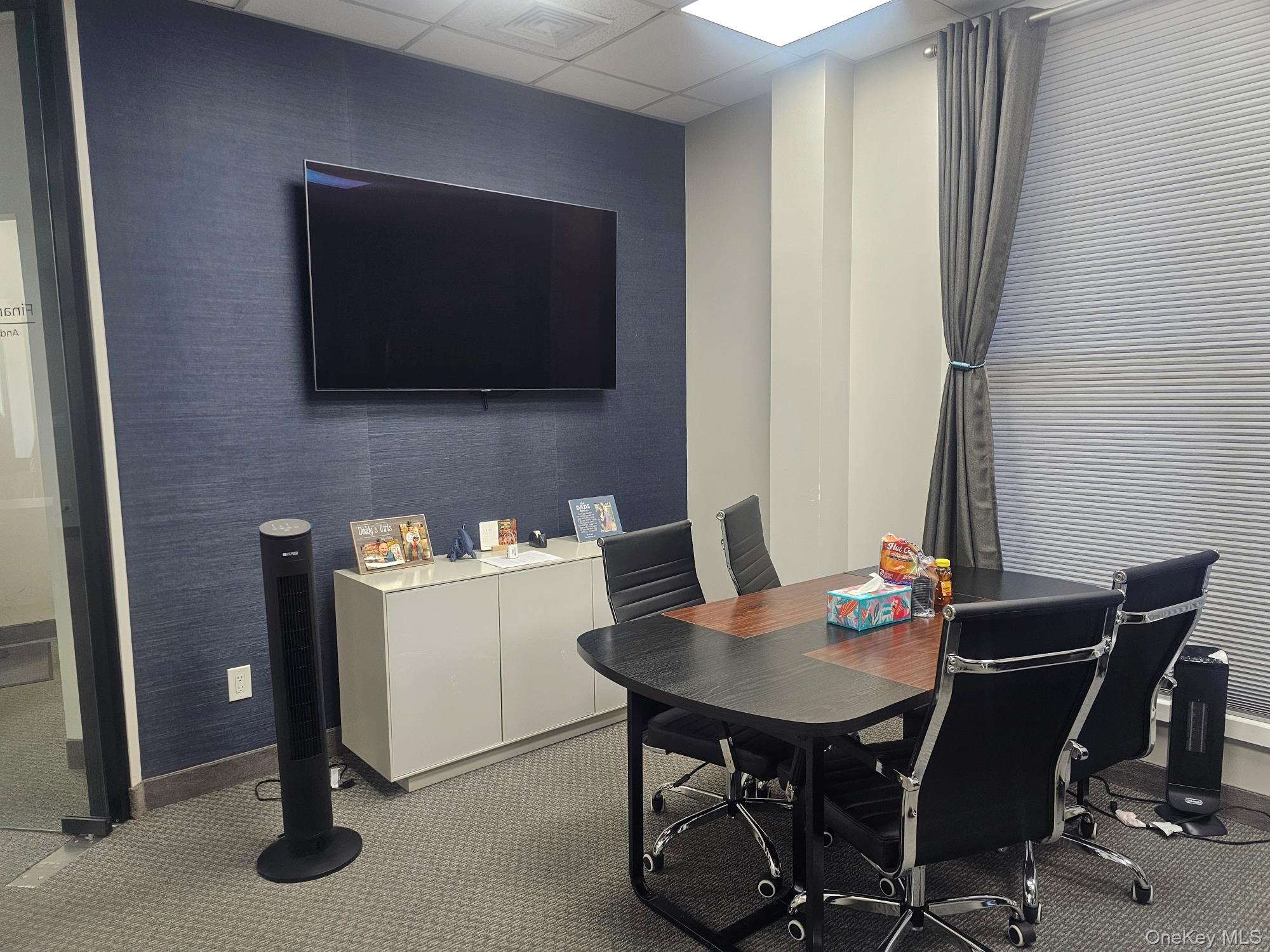375 Deer Park Avenue – For Rent photo 6
