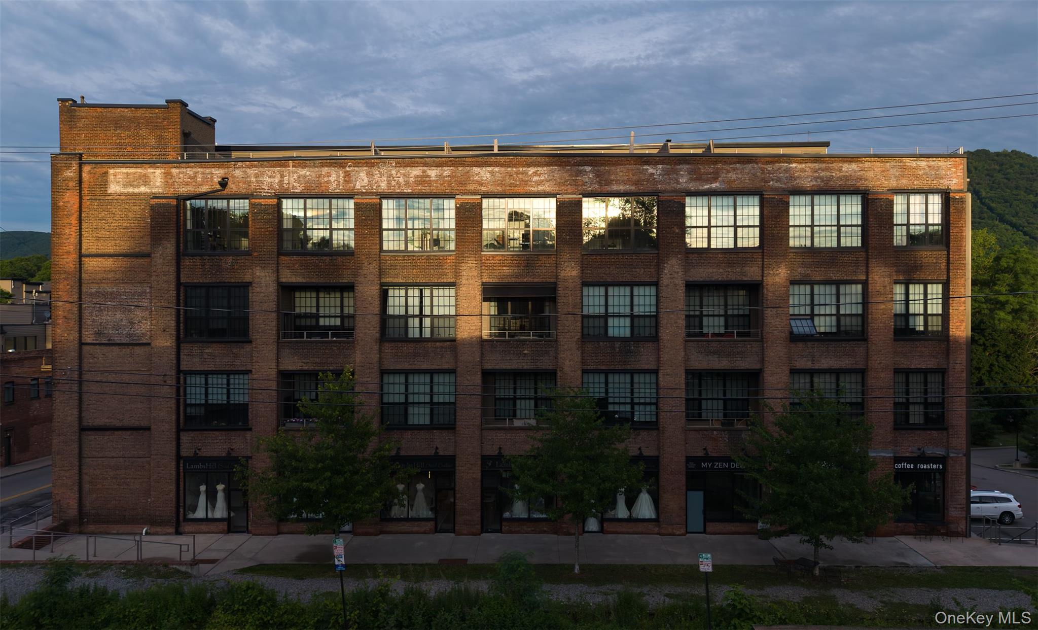 1 E Main Street, Unit 402