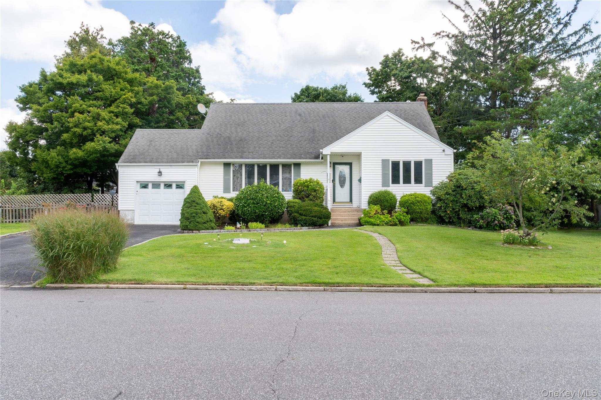 127 Suffolk Avenue – For Sale photo 31