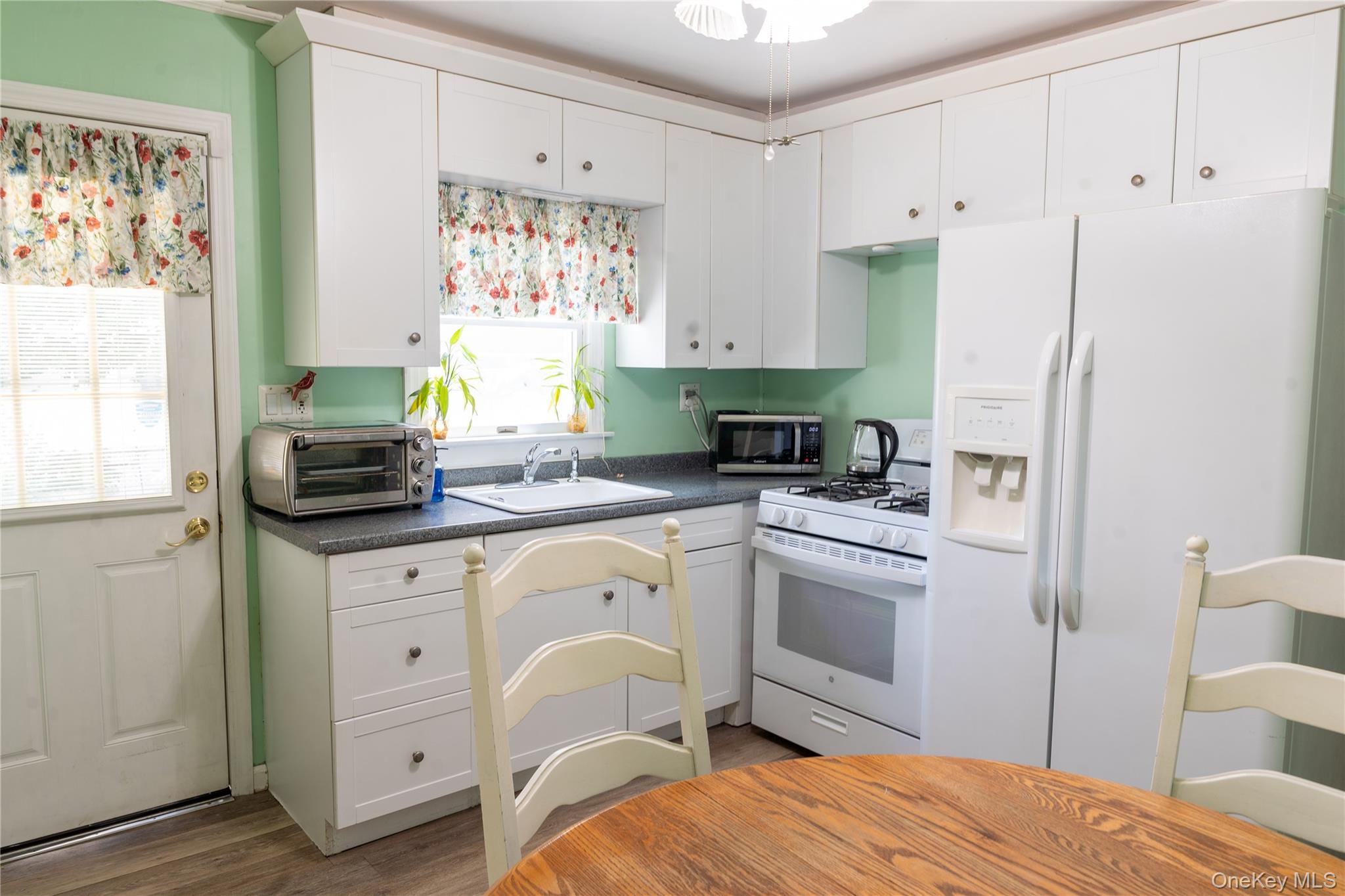 127 Suffolk Avenue – For Sale photo 8