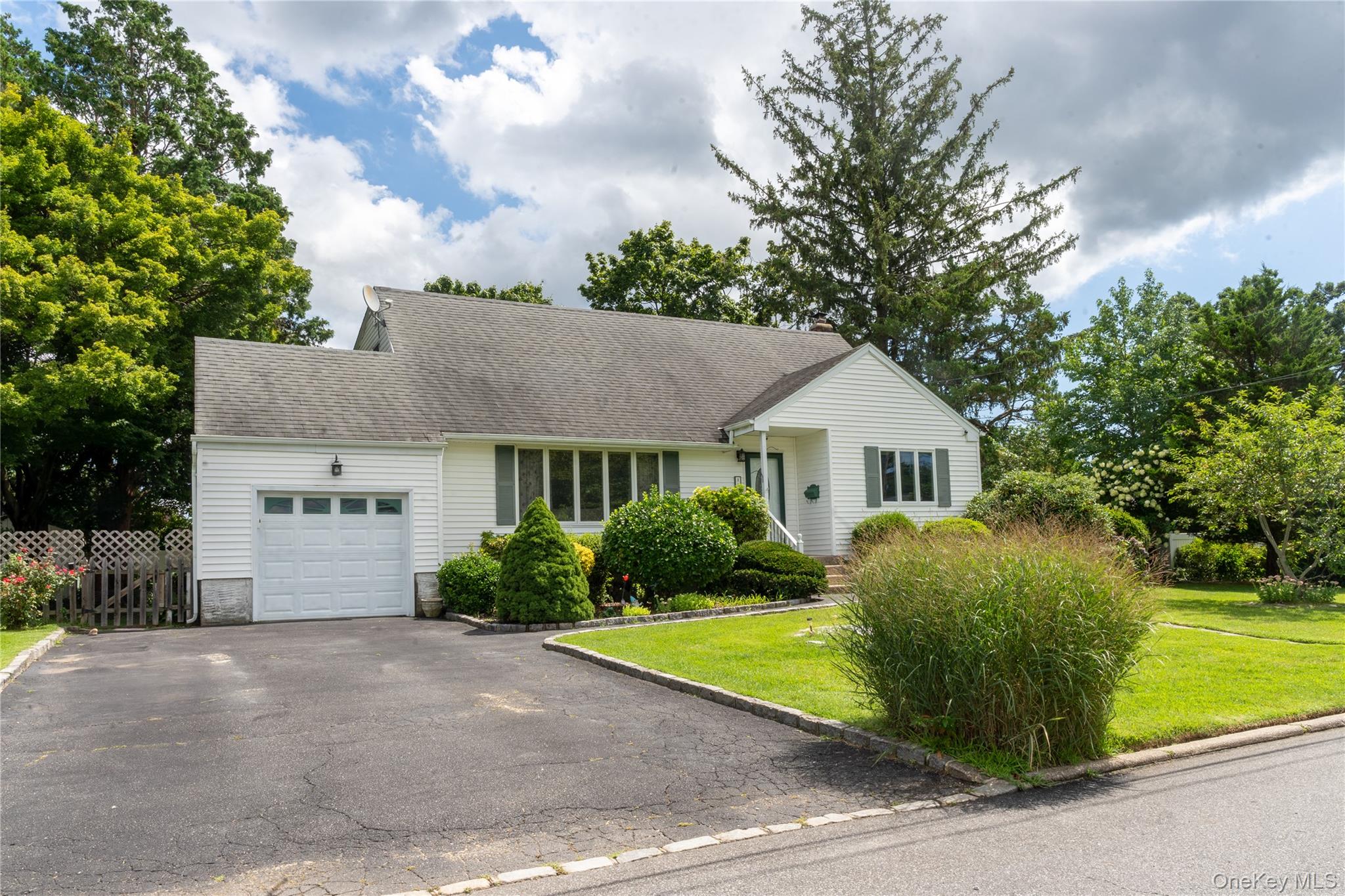 127 Suffolk Avenue – For Sale photo 32