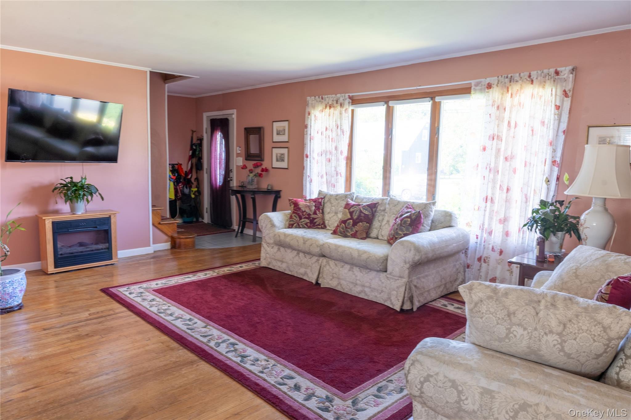 127 Suffolk Avenue – For Sale photo 4