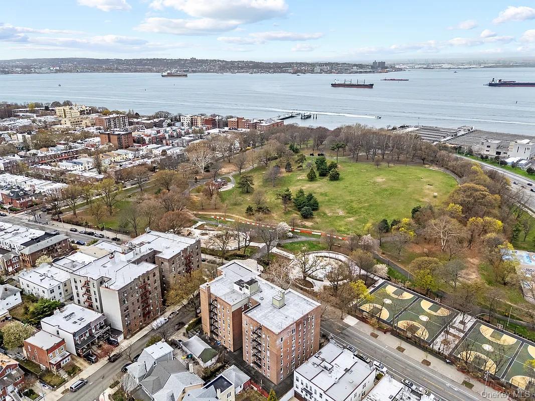 6665 Colonial Road, Unit 5D