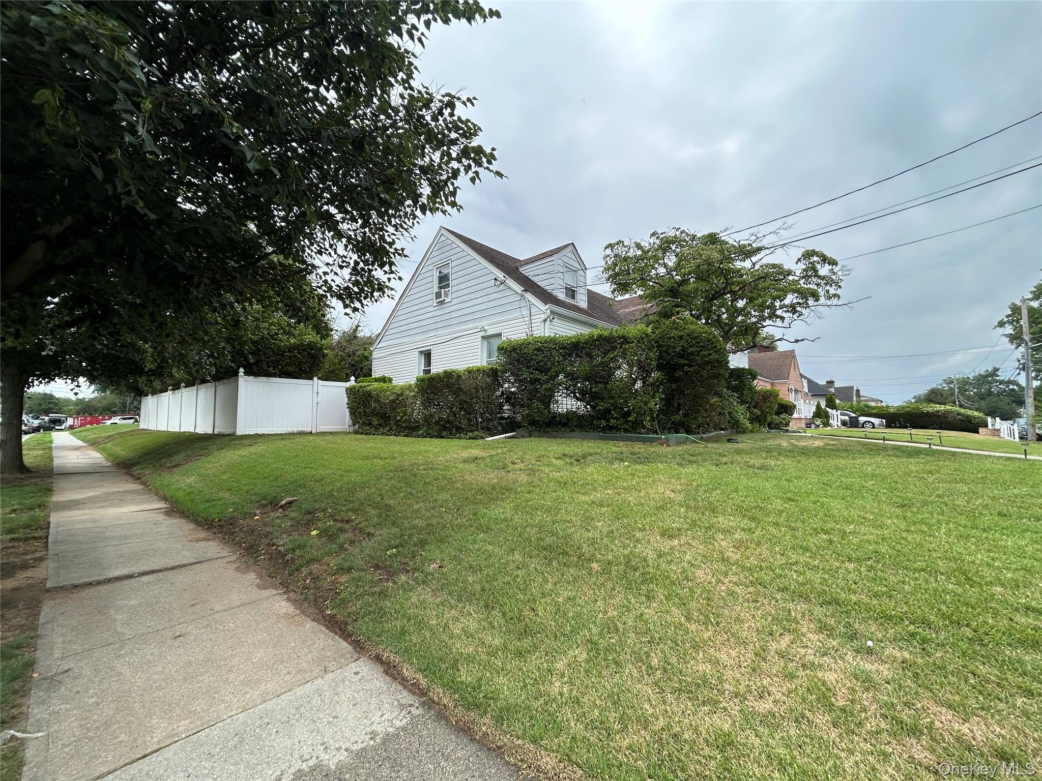 92 Melvin Avenue – For Sale photo 4
