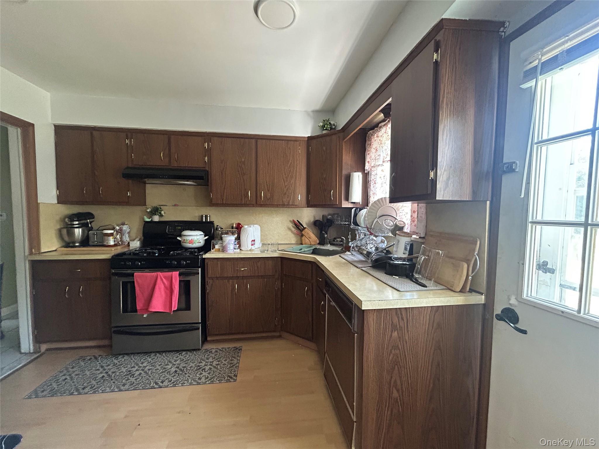 92 Melvin Avenue – For Sale photo 10