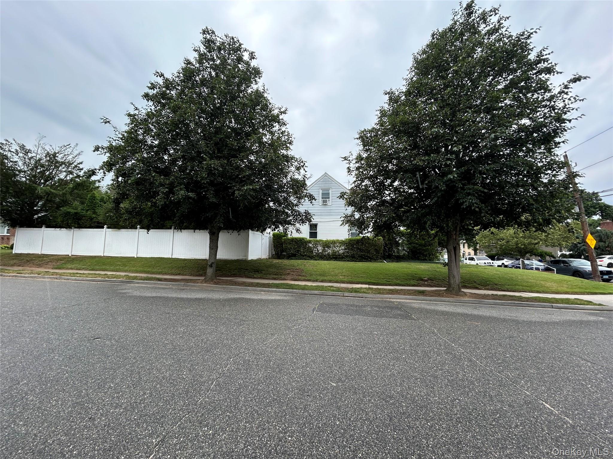 92 Melvin Avenue – For Sale photo 3