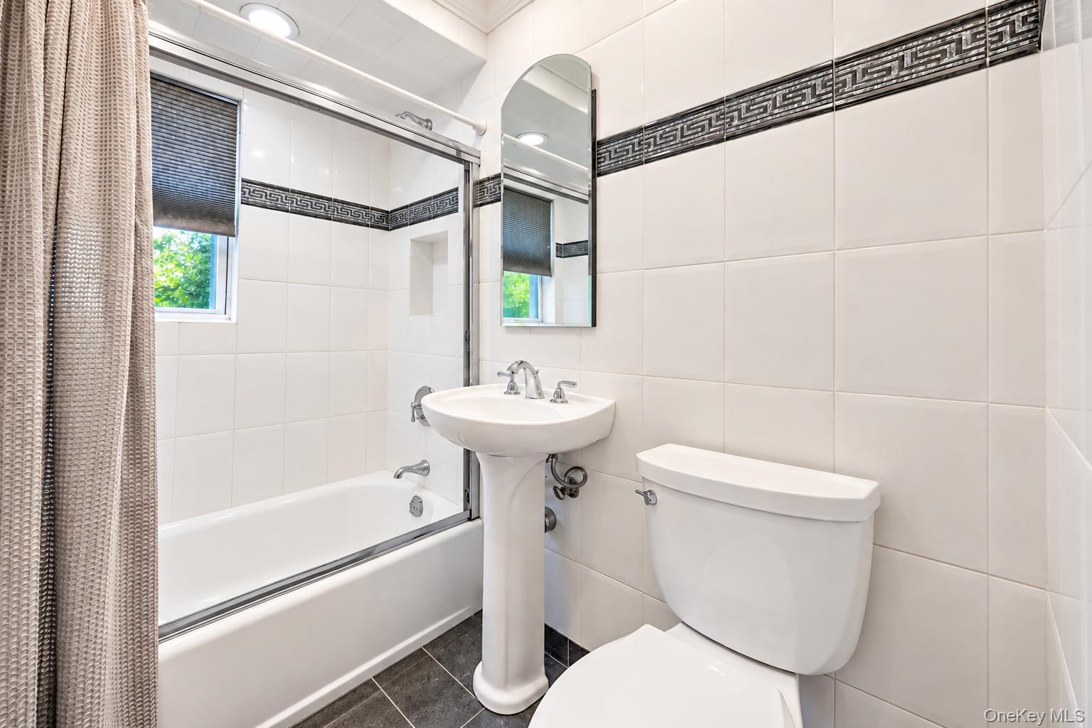 43 North Drive – For Sale photo 11