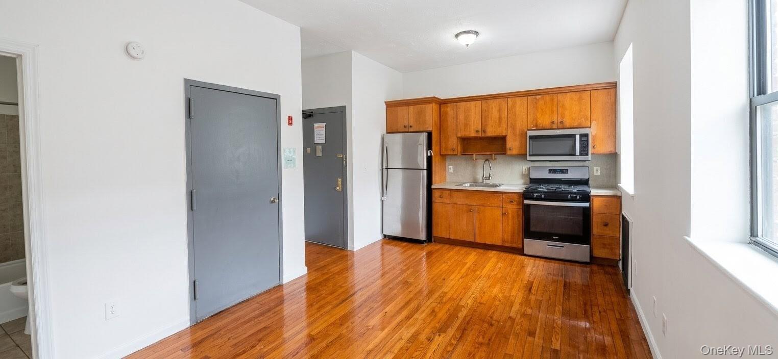 576 Ridgewood Avenue – For Sale photo 8