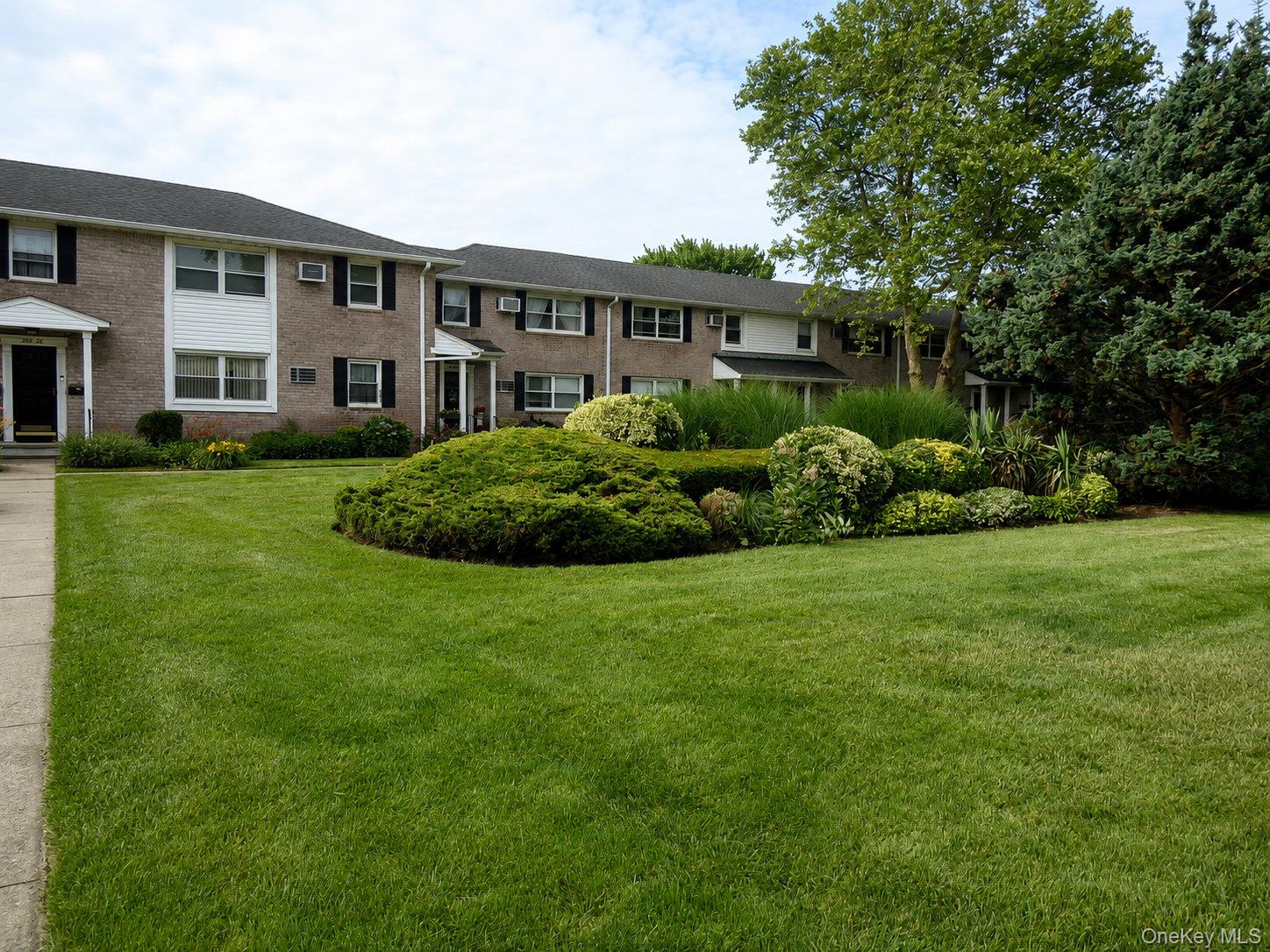 268-37 82nd Avenue, Unit 274A photo 3