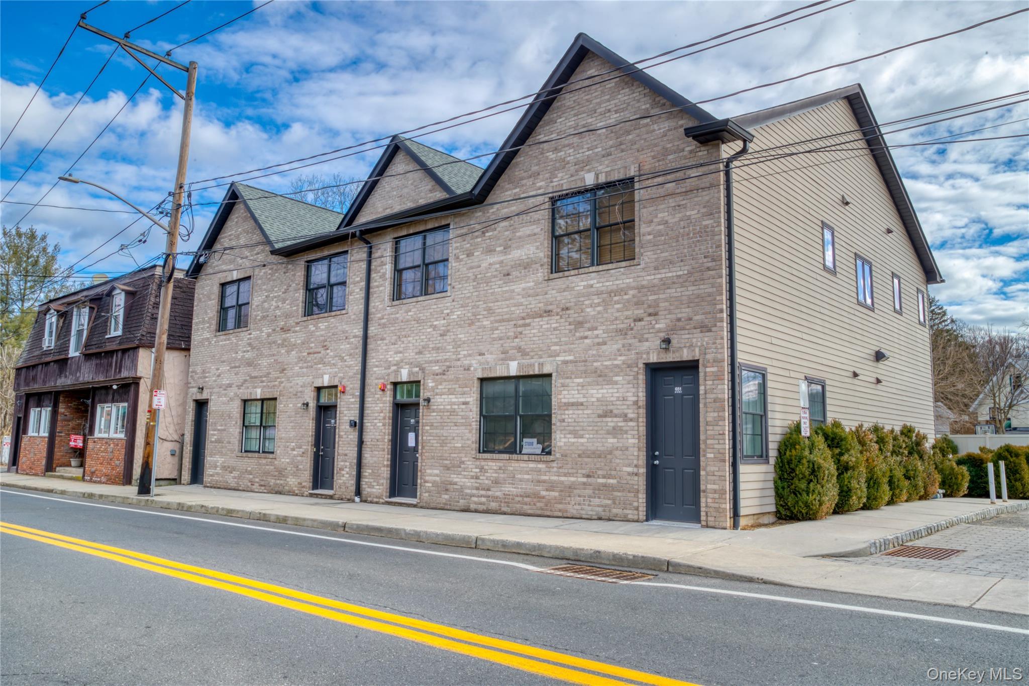 651 Main Street – For Rent
