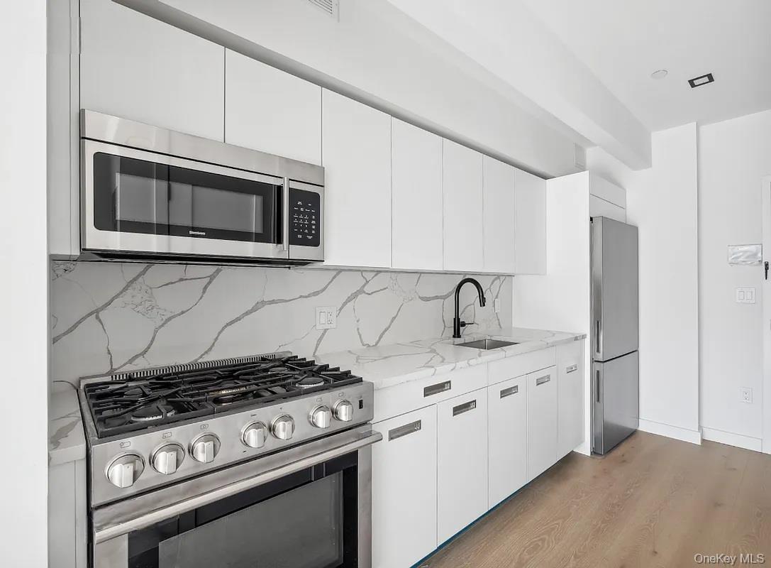 618 Avenue H, Unit 7G photo 8