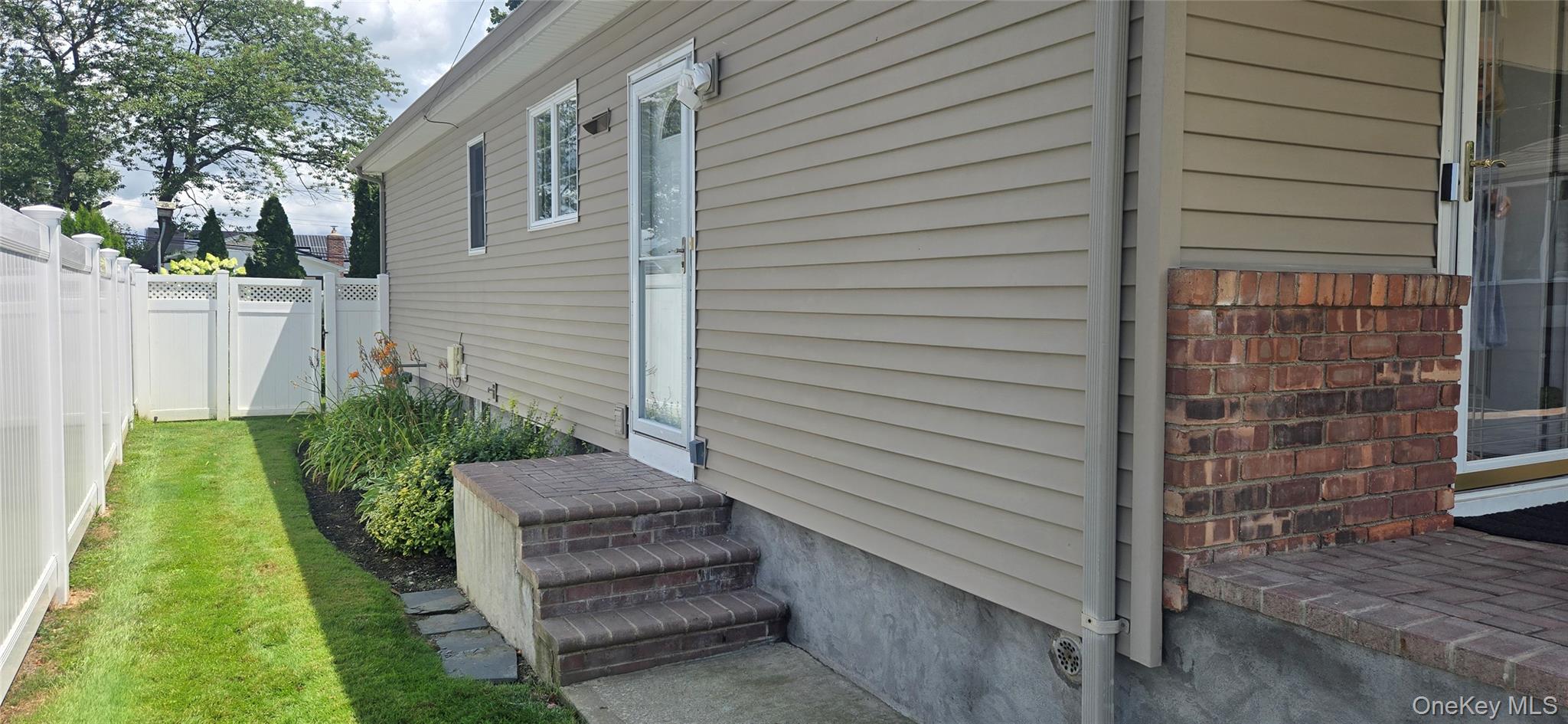 737 Virginia Avenue – For Sale photo 2